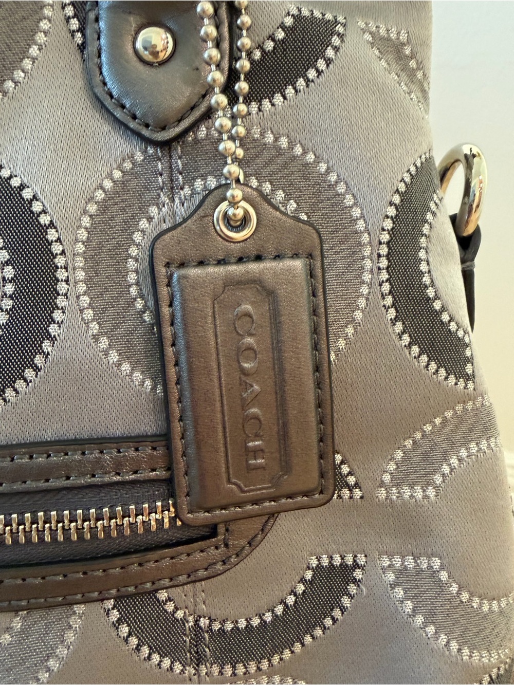 COACH Grey silver signature Op Art Jacquard leather shoulder tote bag - Picture 4 of 10